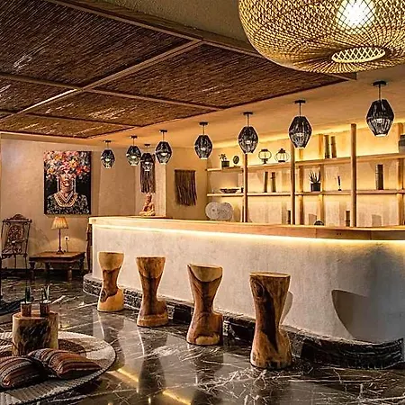 Готель Indigo Casa Adults Only 3*
